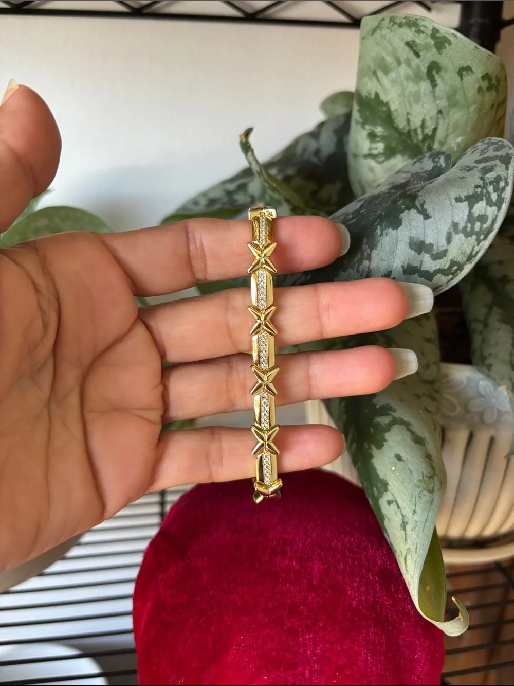 Gold Star-Link Bracelet - Elegant Women's Jewelry